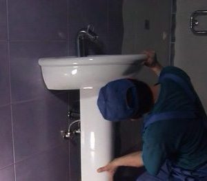 Установка раковины в ванной в Саранске